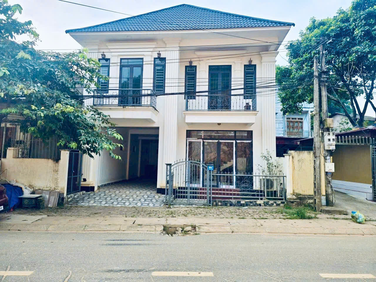 BÁN NHÀ 2 TẦNG SIÊU ĐẸP-MÁI NHẬT HIỆN ĐẠI SỐ 351A  ĐƯỜNG BẢO LƯƠNG- P.YÊN NINH -TP.YÊN BÁ I- T. YÊN BÁI