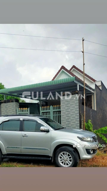 Cần bán gấp căn nhà mặt tiền giá rẻ tại huyện bến Cầu tỉnh  tây Ninh