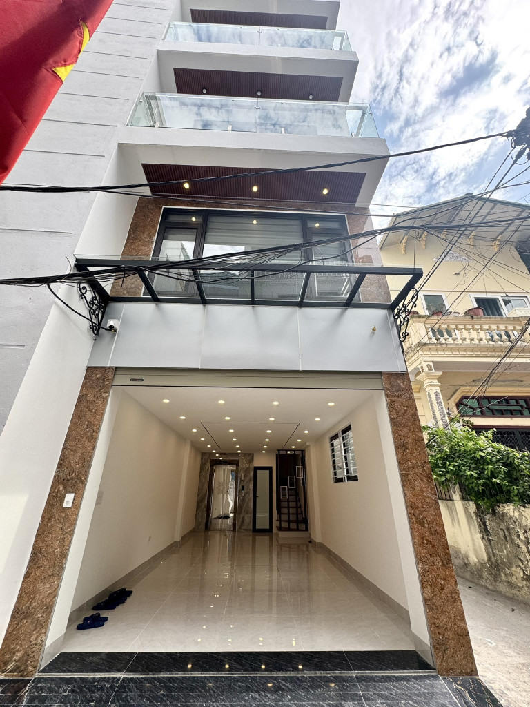 Bát Khối, Long Biên nhà mới lô góc Dt41m*7T thang máy gara ô tô giá 10.6 tỷ
