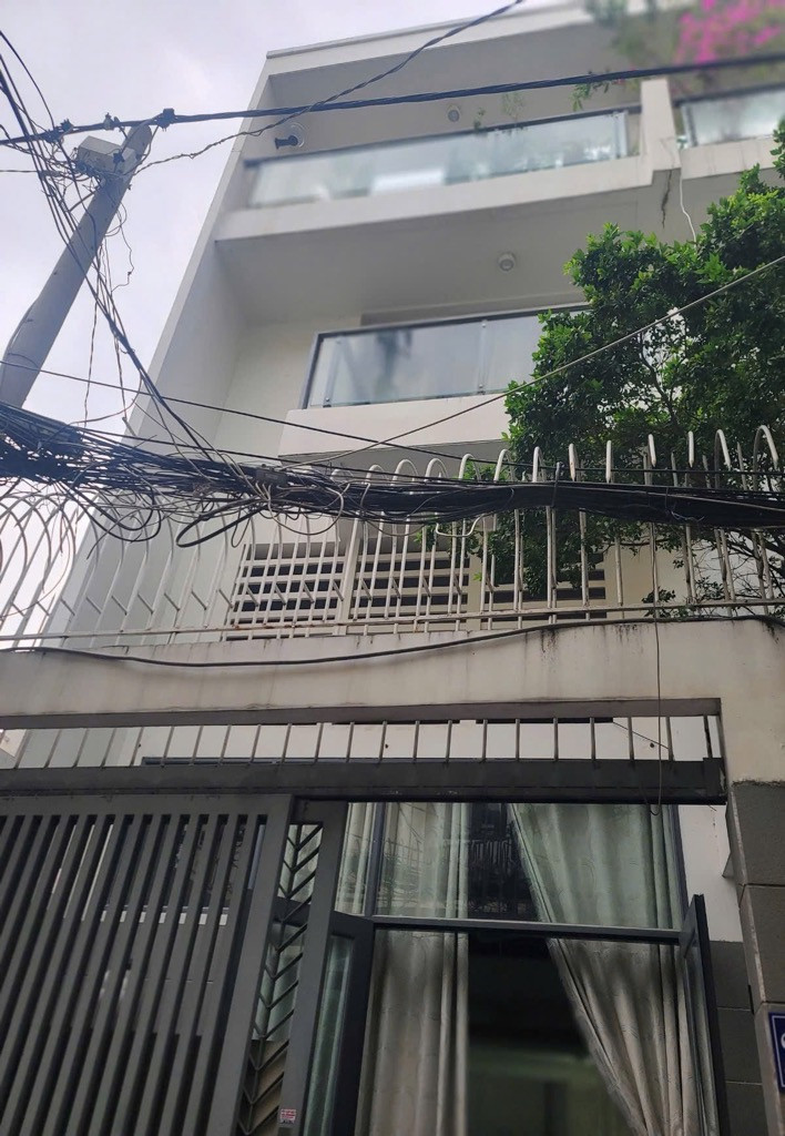 HẺM XE HƠI, NGAY MẶT TIỀN NGUYỄN HỒNG ĐÀO, 68 M2, 4 TẦNG, chỉ 9 tỷ 700