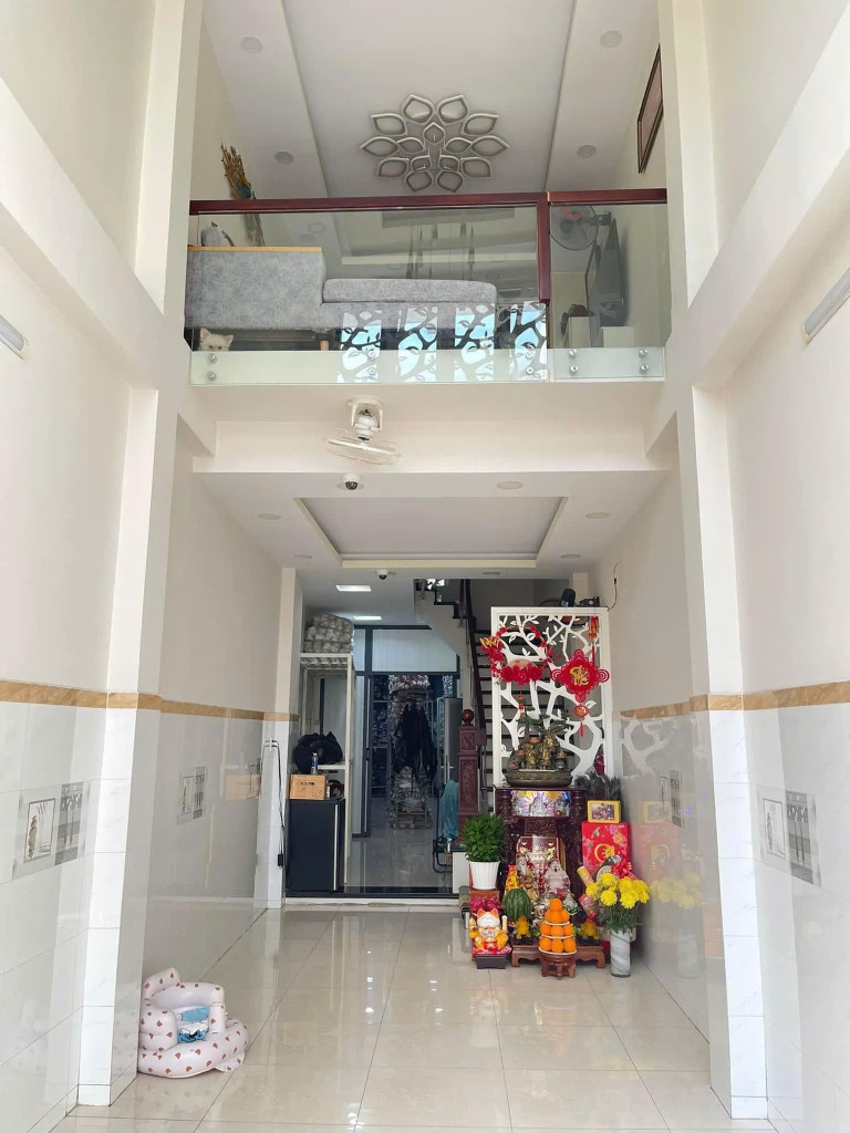 HXH 5 tầng đẹp ở ngay, 79m2 nở hậu tài lộc, Bàu Cát, giá chỉ 10  tỷ còn tl