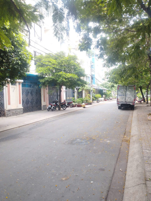 Ngộp Bàu Cát  56m -  HXH quay đầu ngủ trong nhà - 2 tầng mới