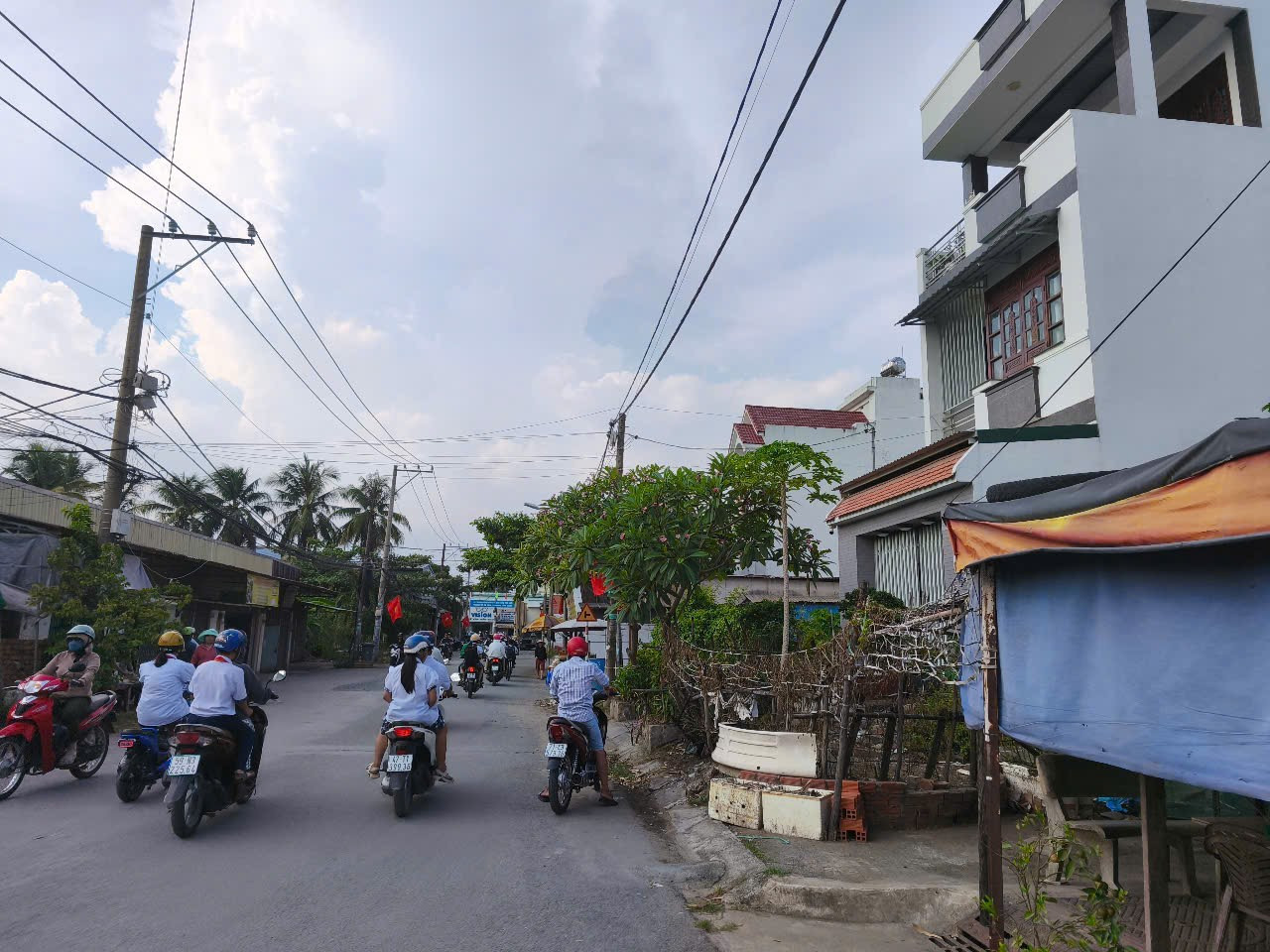 Bán đất mặt tiền đường kinh doanh xã Tân Kiên