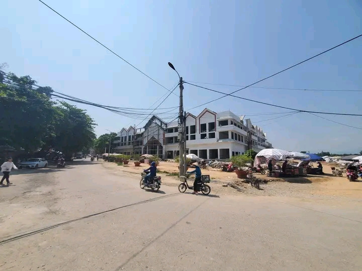 Gian hàng chợ đêm Mường Thanh