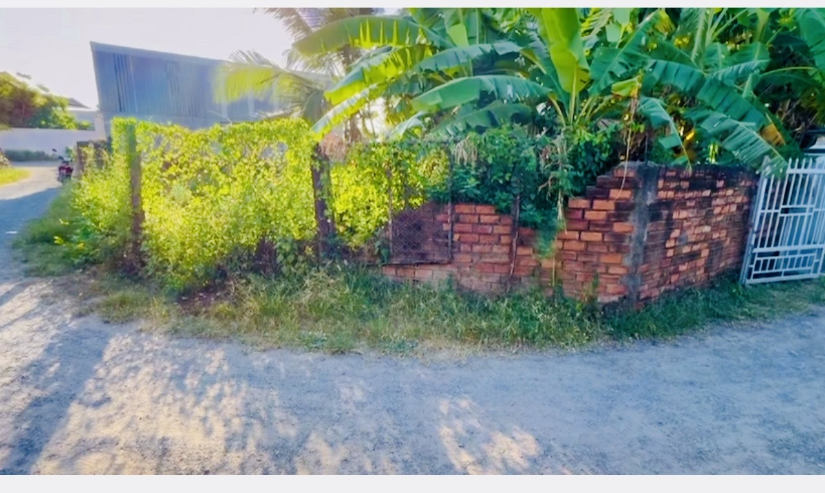 Bán đất                                                                                                                                           298m² ngang 16m giá 1.45 tỷ Phường Hòa Thắng  -