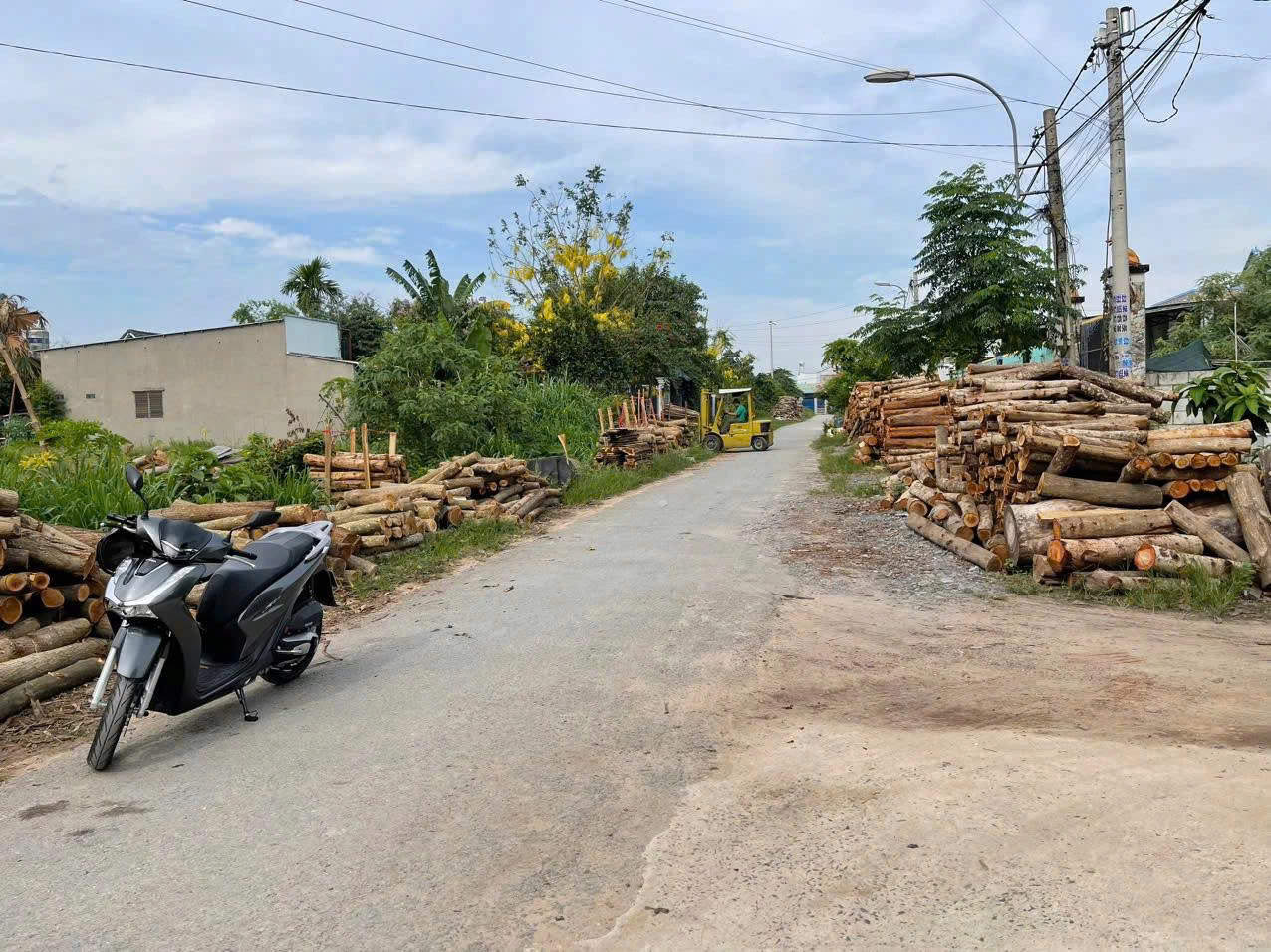Cần bán lô đất mặt tiền đường nhựa xe tải, DT 815m²,  giá 9,2 tỷ.