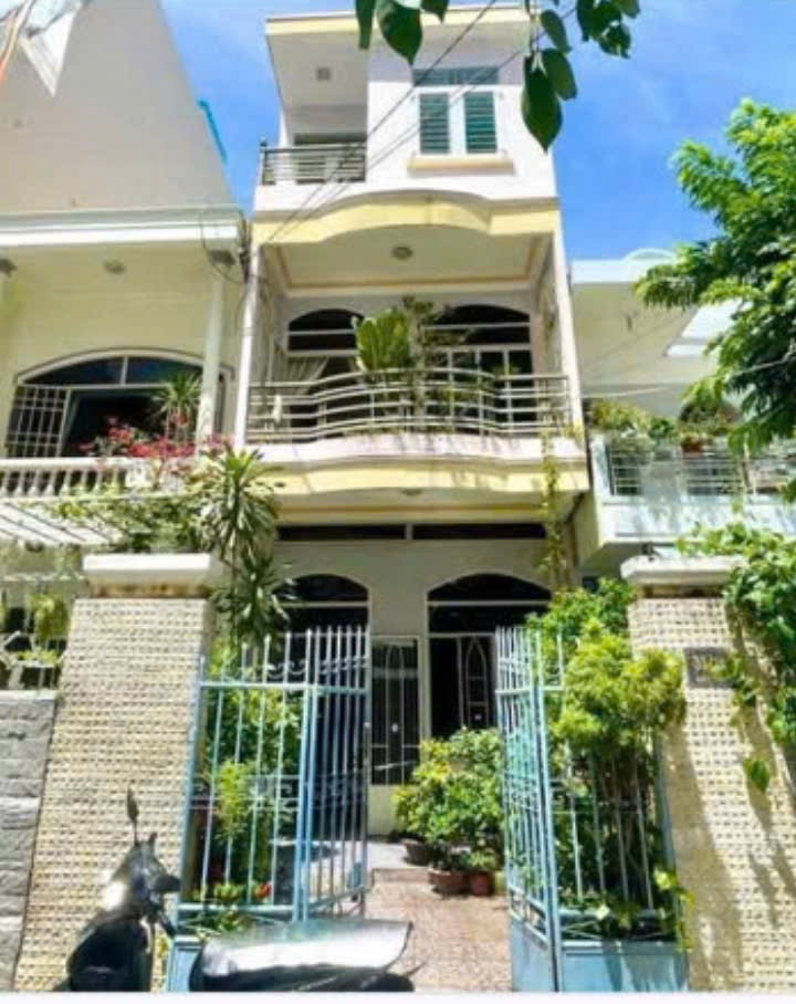 NHÀ TRUNG TÂM THÀNH PHỐ NHA TRANG