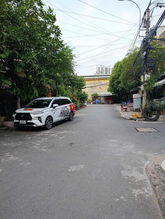 NHÀ HẺM XE HƠI 8M QUẬN 8 GIÁP QUẬN 5, 59M2, NGANG 5.5M, SHR, NHỈNH 4 TỶ.