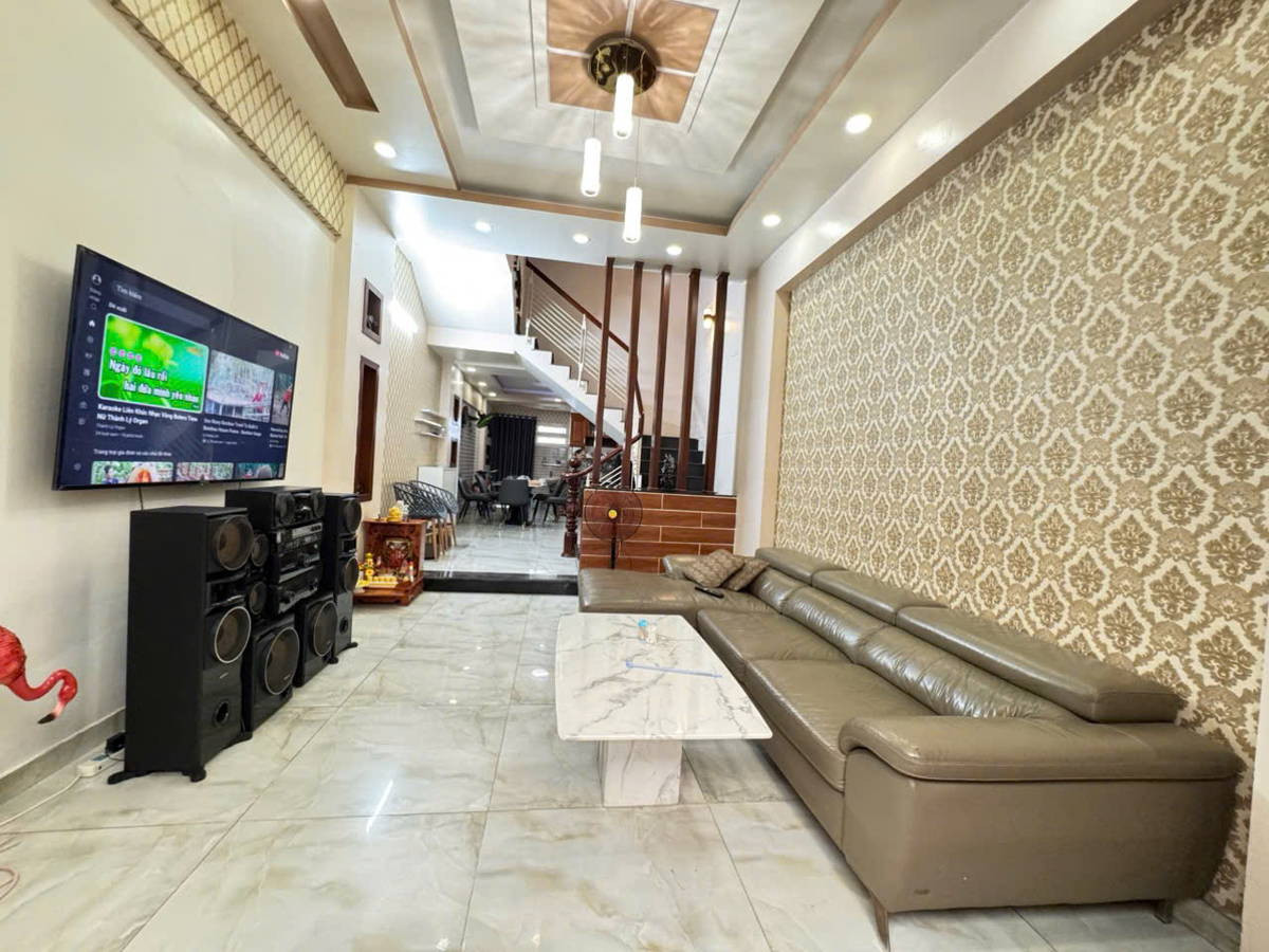 Nhà 4 tầng hẻm xe hơi Bình Long, 72m², 4PN, sân thượng trước sau, giá chỉ 7 tỷ TL
