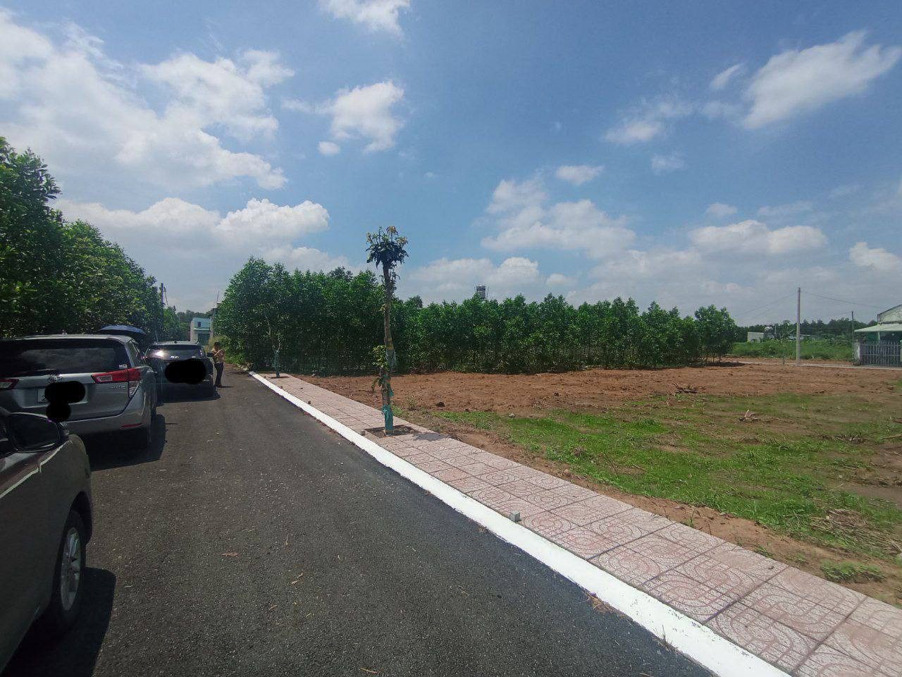 Đất nền khu dân cư Bình minh, full thổ cư từng nền , sổ hồng riêng từng nền.