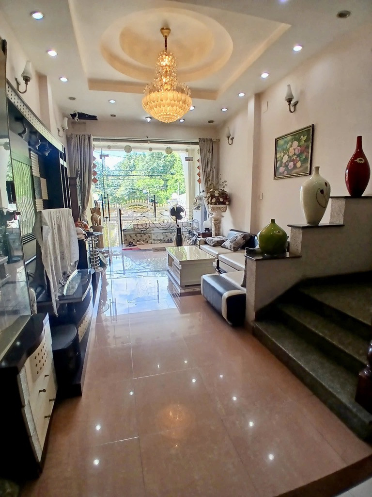 NHÀ MẶT TIỀN KHU DÂN CƯ CAO CẤP – GẦN METRO BÌNH PHÚ – HẦM, 4 LẦU, 7PN – NHỈNH 15 TỶ, SỔ RIÊNG, HOÀN CÔNG ĐẦY ĐỦ