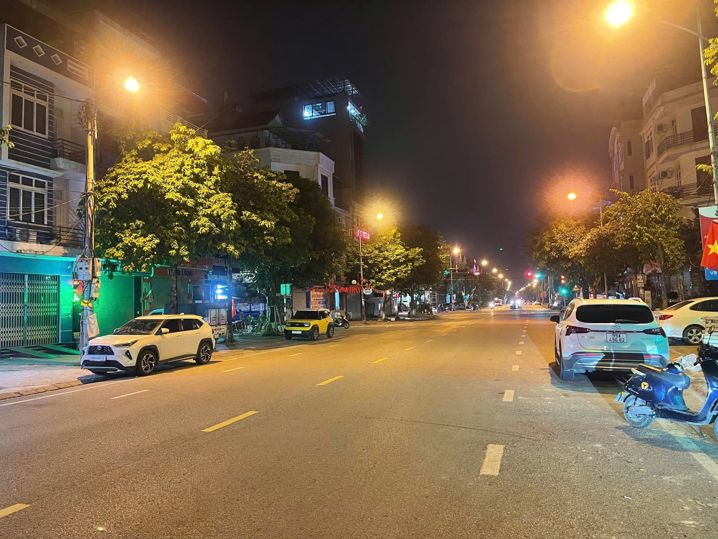 Bán nhà 3 tầng diện tích đất 76.5m. Mặt đường bình than đại phúc. Cạnh công viên hồ điều hoà văn miếu. Kinh doanh tốt. Phường võ cường bắc ninh