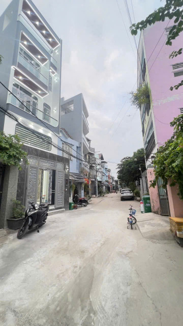 Nhà hẻm Bình Thành, Bình Hưng Hòa B dt 72m2 3 lầu 4pn 5wc giá 6,7 tỷ