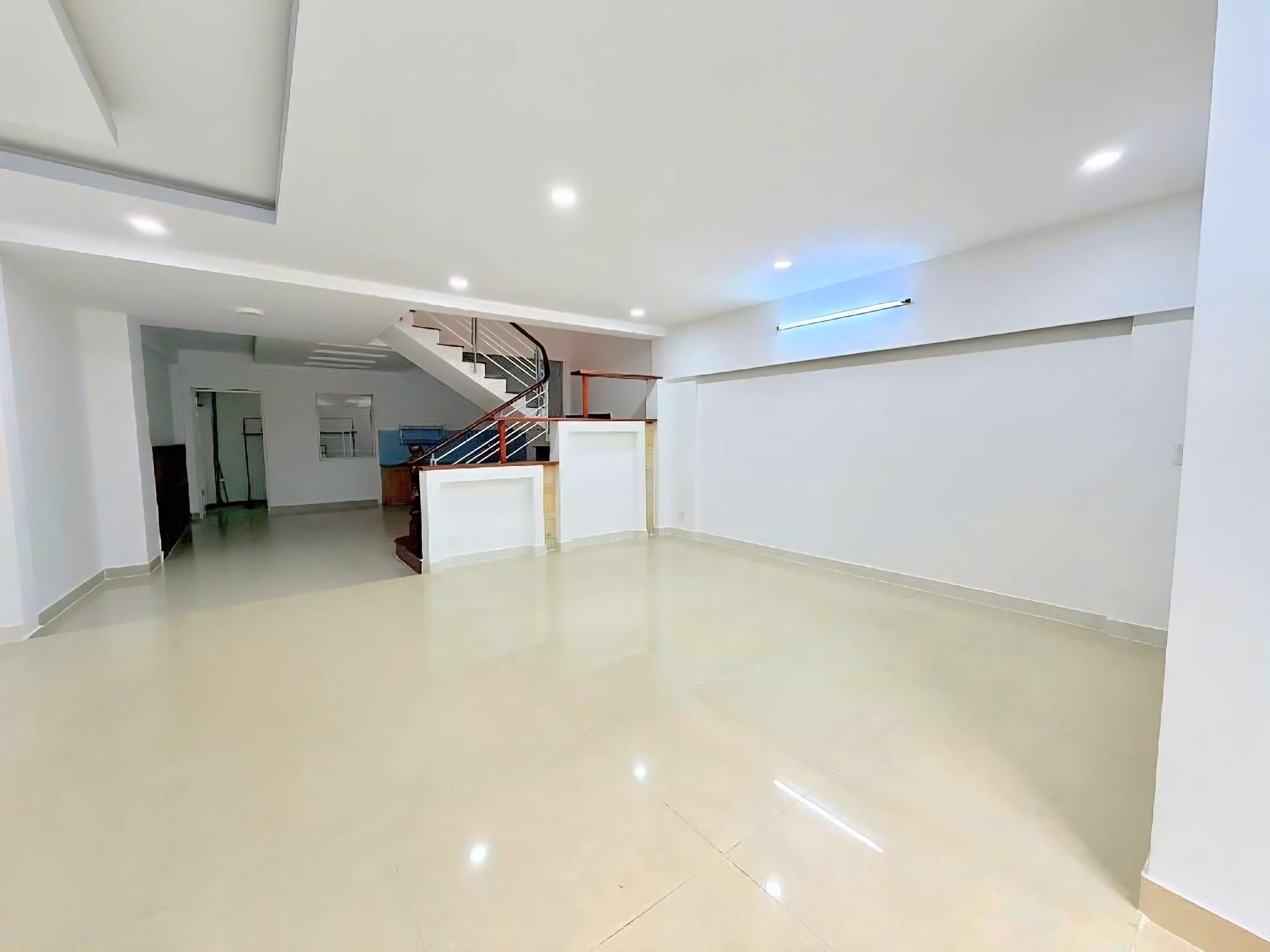 BÁN NHÀ ĐẸP CẠNH TÂ.N KỲ TÂN QUÝ - HẺM XE HƠI - ( 6X15M )