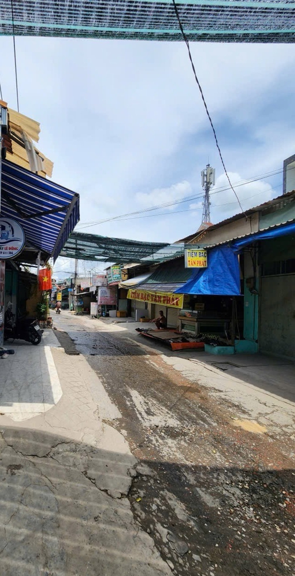 Chỉ 4tỉ hơn, có ngay nhà 2 tầng,4x30 mặt tiền đường,mặt tiền chợ,có nguồn tiền 15tr/tháng,gồm mặt tiền kinh doanh +5 phòng trọ