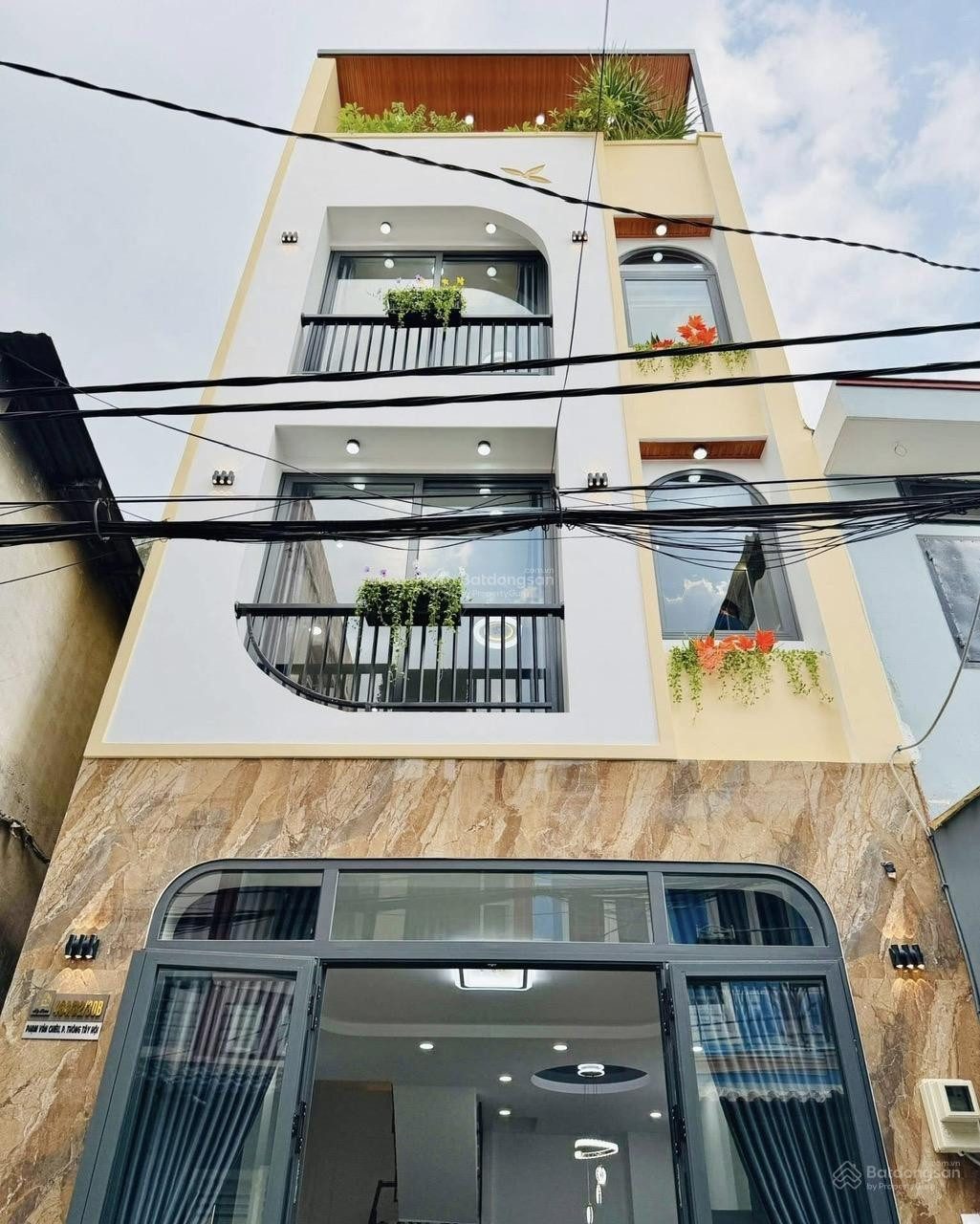 Chủ ngộp cần bán gấp căn nhà Văn Thân, Quận 6, 82m2, 3tỷ790tr, sổ hồng riêng, đang cho thuê 21tr/th