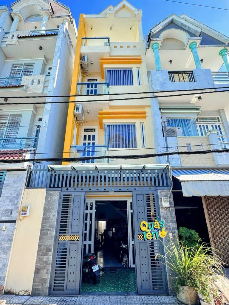 Bán Nhà Đường Bình Trị Đông,HXH,Bình Tân (4 x 18 x 4 Tầng) 7,5 Tỷ TL