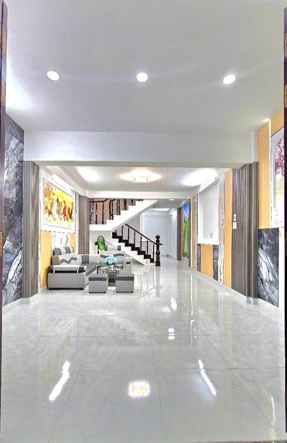 BÁN NHÀ ĐẸP SÁT LÊ VĂN QUỚI - NGÃ TƯ 4 XÃ - 4PN - HẺM ÔTÔ - ( 4X13M )