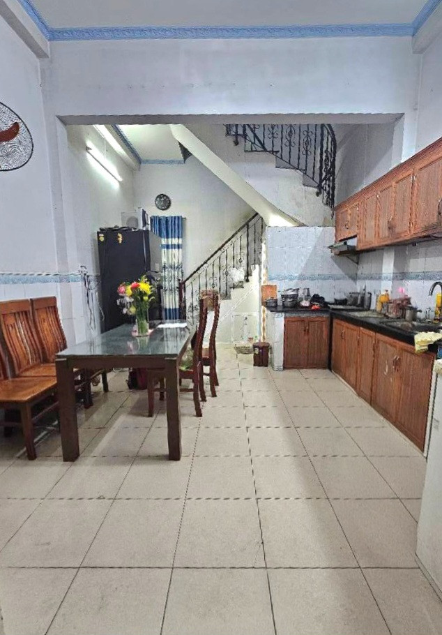 BÁN NHÀ ĐẸP SÁT TỈN.H LỘ 10 - KHU TÊN LỬ.A - HẺM ÔTÔ - ( 4X21M )