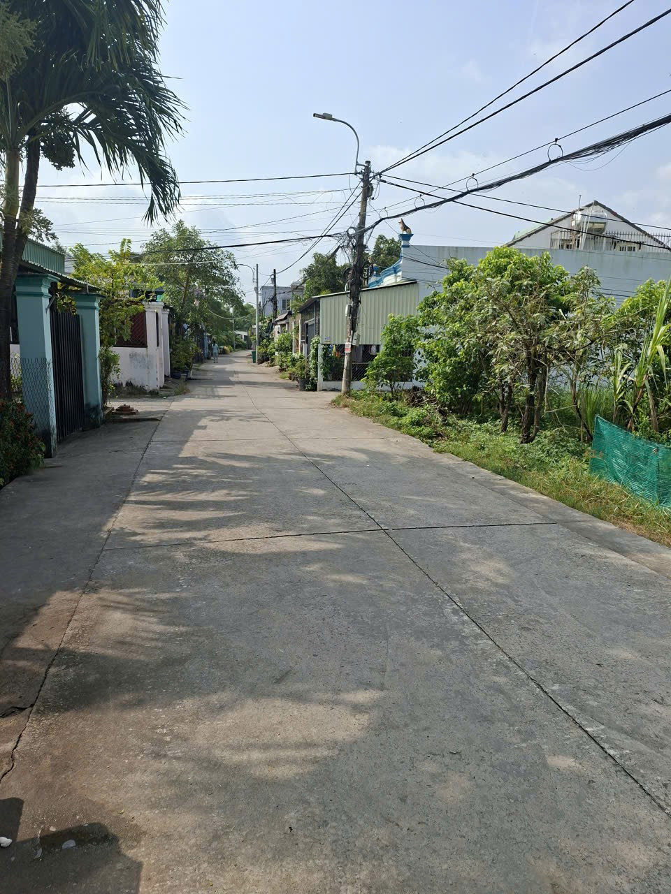 Bán lô đất 2051m thổ cư 2 mặt tiền trước và sau đường bình trường