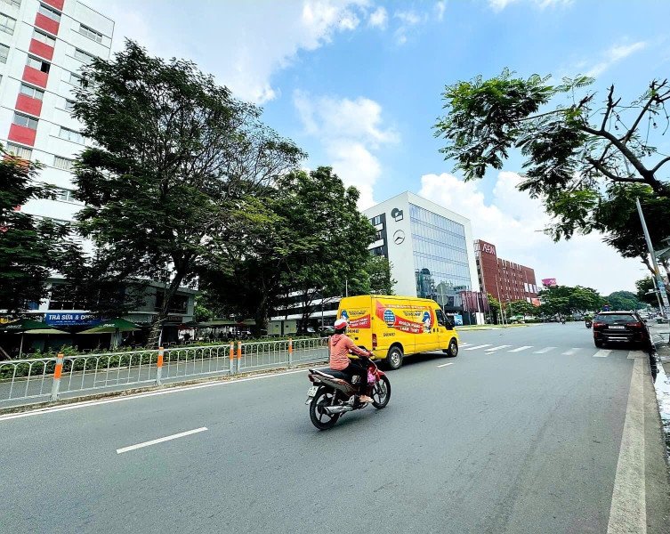 BÁN NHÀ ĐẸP NGAY SIÊU THỊ AONE TÂN PHÚ - GIÁ CHỈ 3 TỶ 750 TRIỆU- DỌN VÀO Ở NGAY