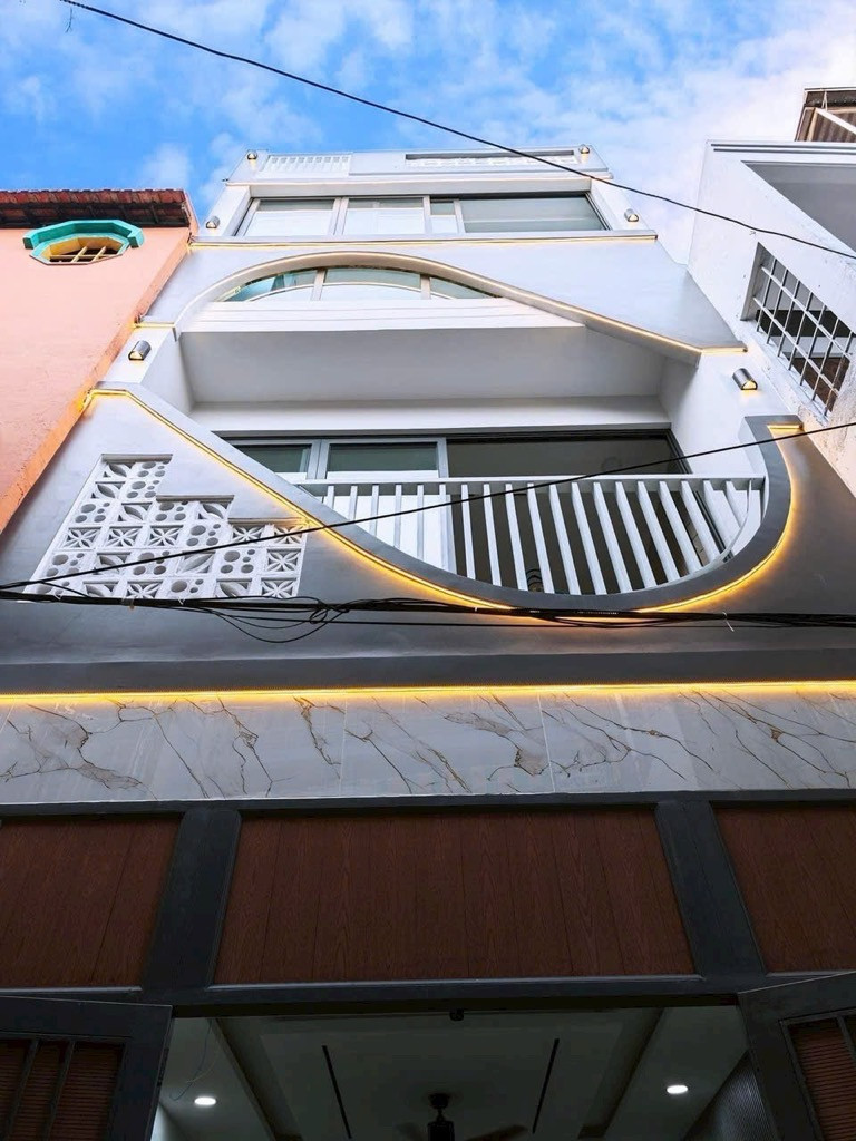 NHÀ ĐẸP - VÀO Ở NGAY - GẦN AEON TÂN PHÚ - HXH - KHU AN NINH - 05 TẦNG