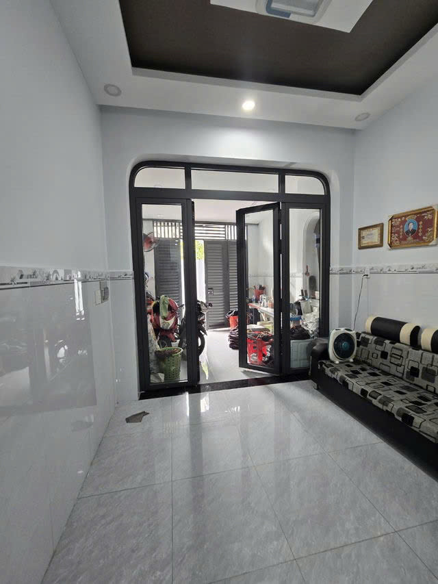 Bán gấp nhà giá mềm nhất quận Tân Phú: 5.2 tỷ - đường Tân Thắng- DT: 51.2M - 3.2mx16m - 1 trệt- 1 lầu- 4 PN - LH: 077 888 5818 chuyên BDS Sài Gòn