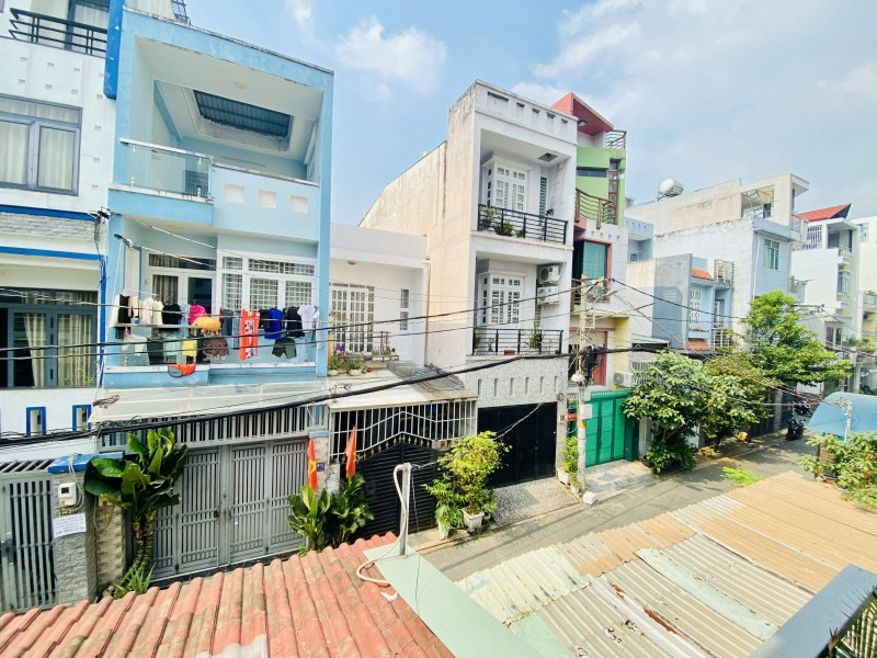 BÁN NHÀ GẦN SIÊU THỊ AONE TÂN PHÚ-70M2-4 TẦNG-5 PHÒNG NGỦ-GIÁ TỐT CHO ANH CHỊ