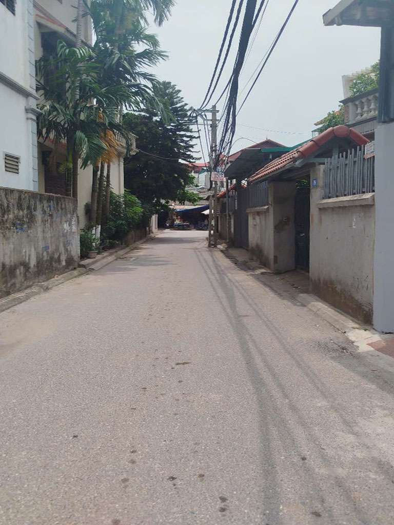 Bán nhà 2 tầng gần hồ Bồ Đề Long Biên ngõ rộng oto 7 chỗ vào 120m mặt tiền rộng: 7m 23 tỷ