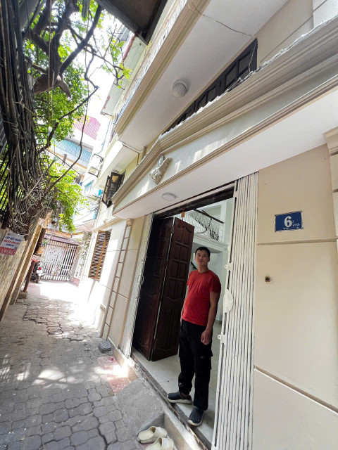 Chính chủ cho thuê nhà nguyên căn phố Bồ Đề 45m2, 3 tầng, giá 10.5 triệu.
