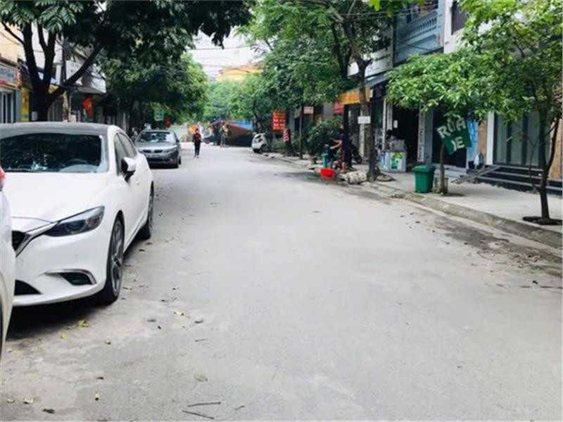 Mặt Phố Bồ Đề dtích 240m,3 tầng,mt 6m,đg ô tô tránh,sân vườn,gara,kdoanh,giá 49.x tỷ