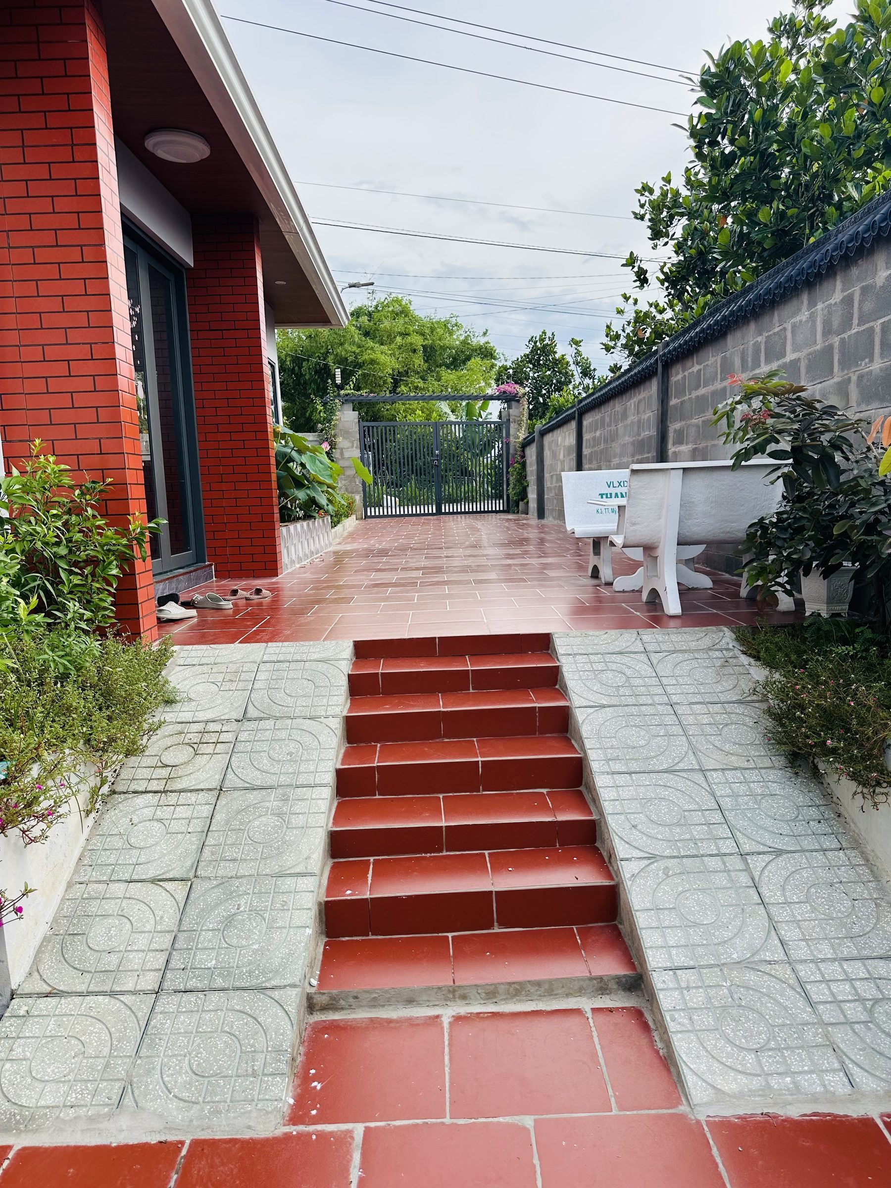cần bán đất vườn mít ruột đỏ có nhà vila đẹp
