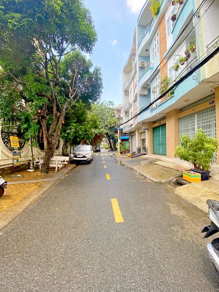Mặt tiền kinh doanh Tạ Quang Bửu, gần công viên, 4x17, 4 tầng chỉ 9 tỷ 5