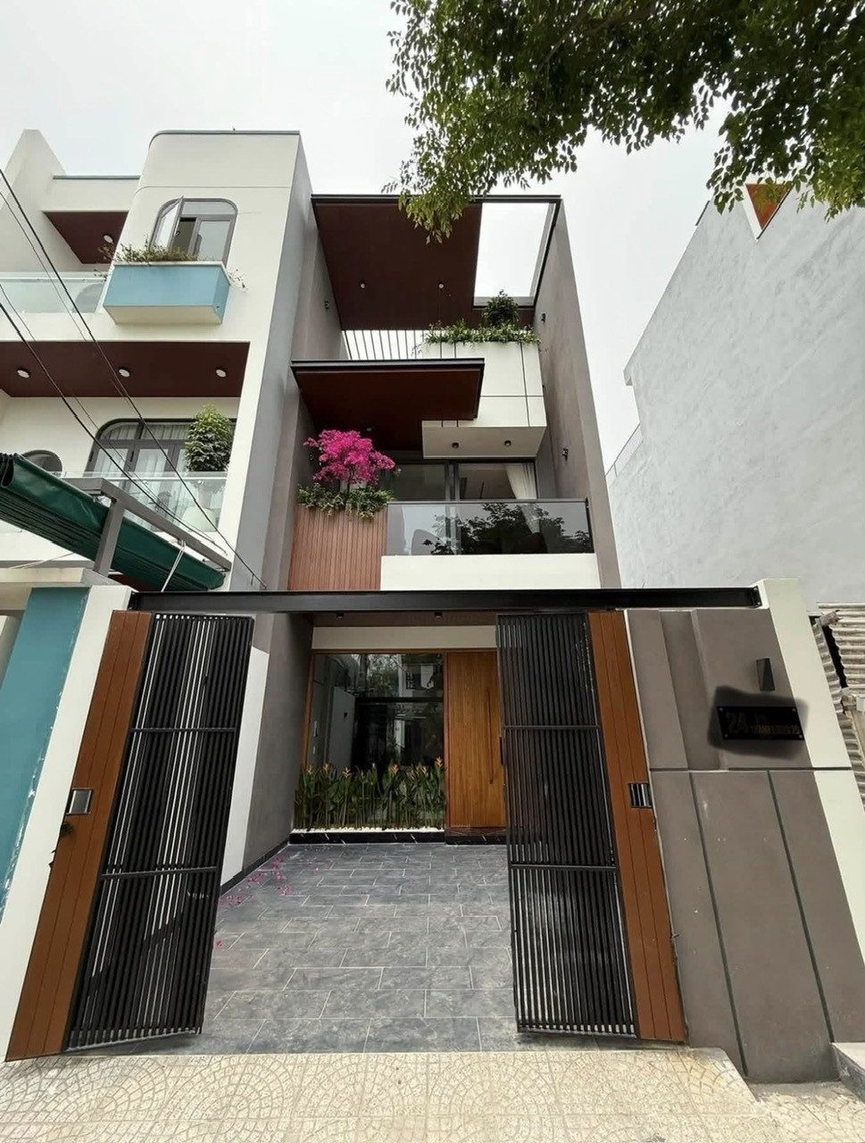 Bán gấp nhà đẹp giá tốt chỉ 3 tỷ850tr/78m2 ngay Phạm Văn Chí,Q6.SHR sang tên công chứng trong ngày