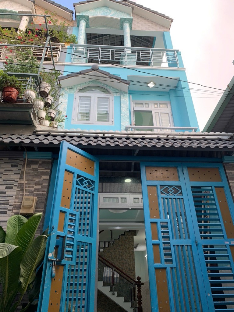 NHÀ 3 TẦNG MỚI ĐẸP - GIÁP TÂN PHÚ - HẺM XE HƠI - SỔ VUÔNG VỨC - HOÀN CÔNG ĐỦ - CHỈ 4.3 TỶ THƯƠNG LƯỢNG