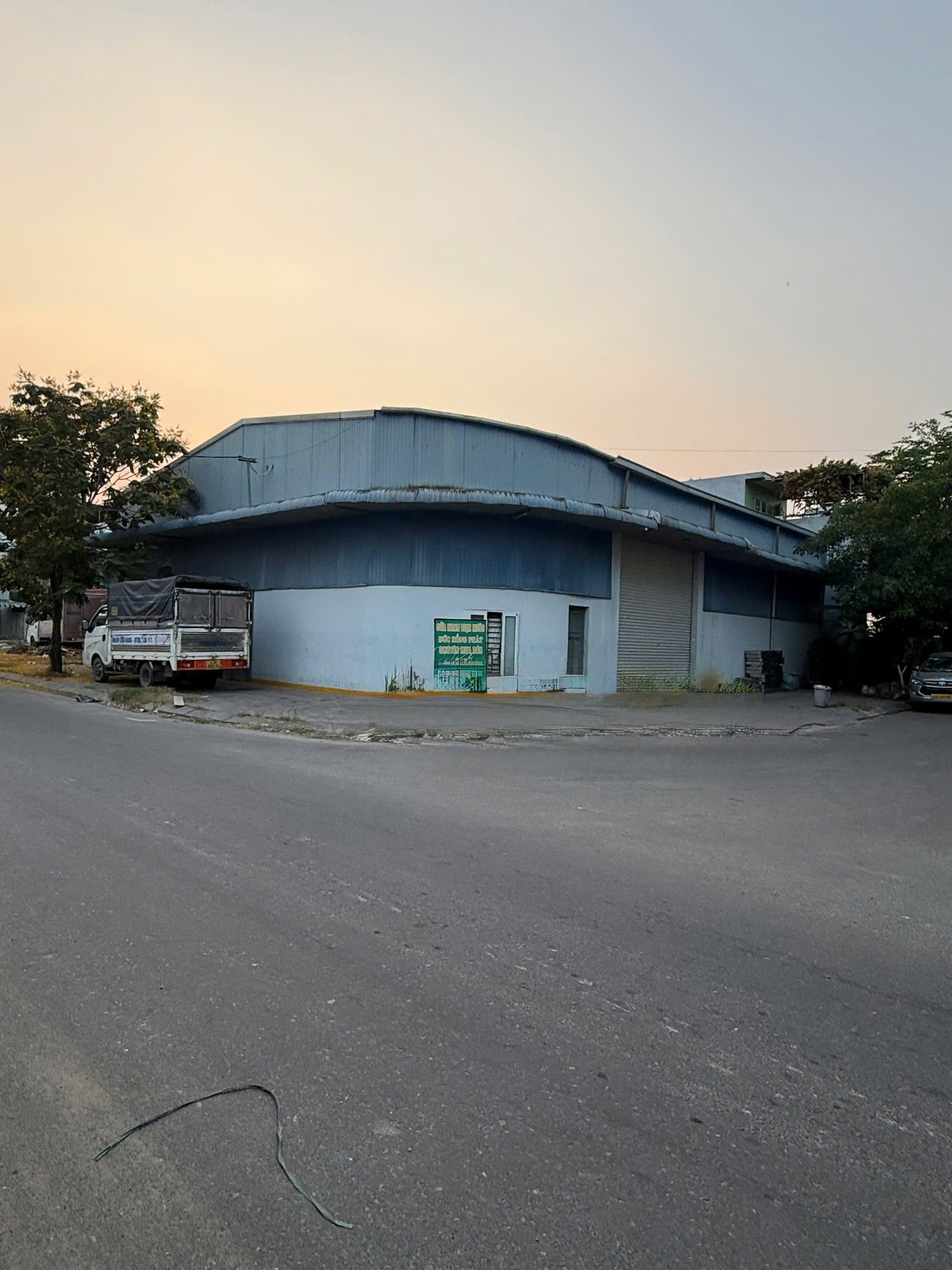 Bán nhà KHO góc 2 mặt tiền đường Bùi Giáng -Diện tích: 377m2