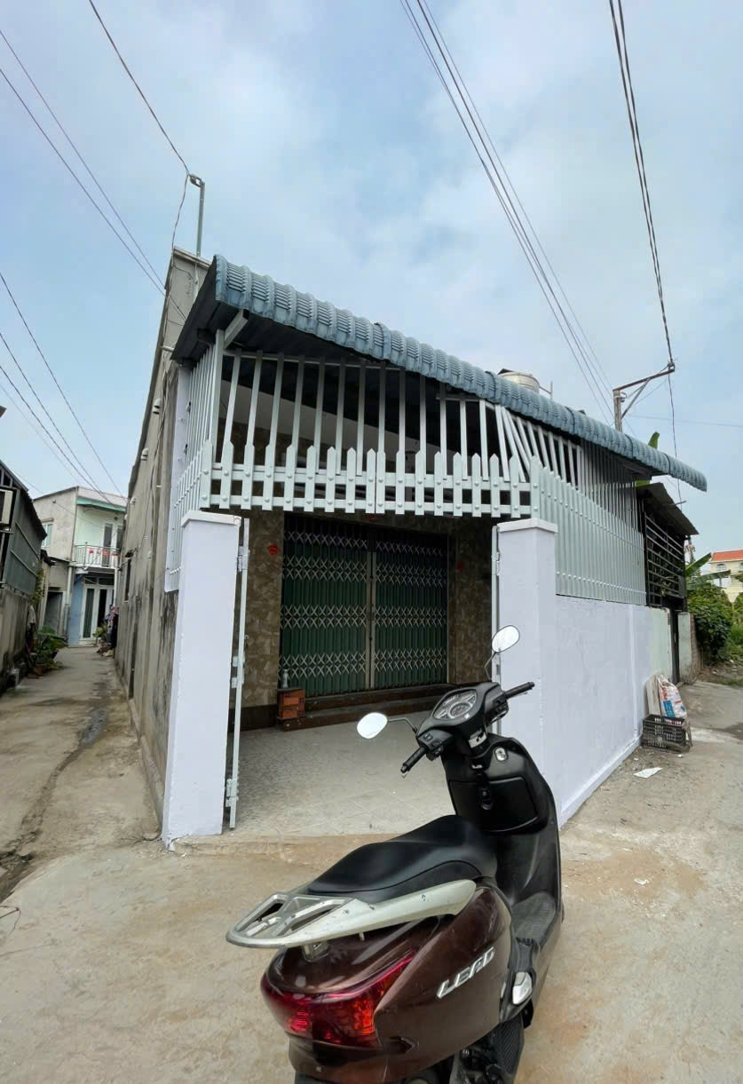 Nhà gần chợ TÂN VẠN 105m2 Sổ hồng,thổ cư(hoàn công nhà) - Giá 2ty4