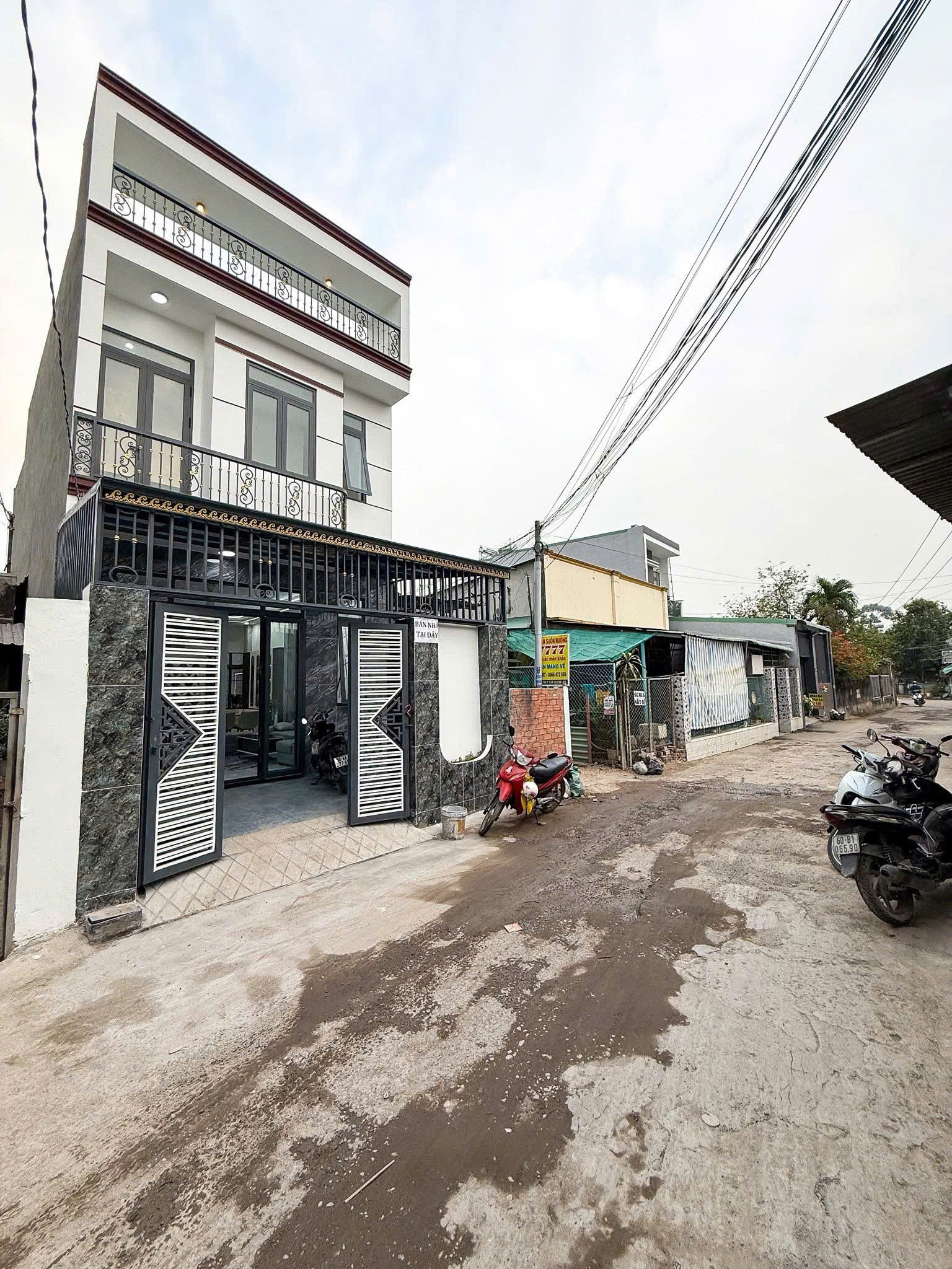 BÁN NHÀ 1 TRỆT 1 LẦU 60m2 mặt tiền kinh doanh gần UBND Tân Vạn (P. Tân Vạn) - Giá 3ty5