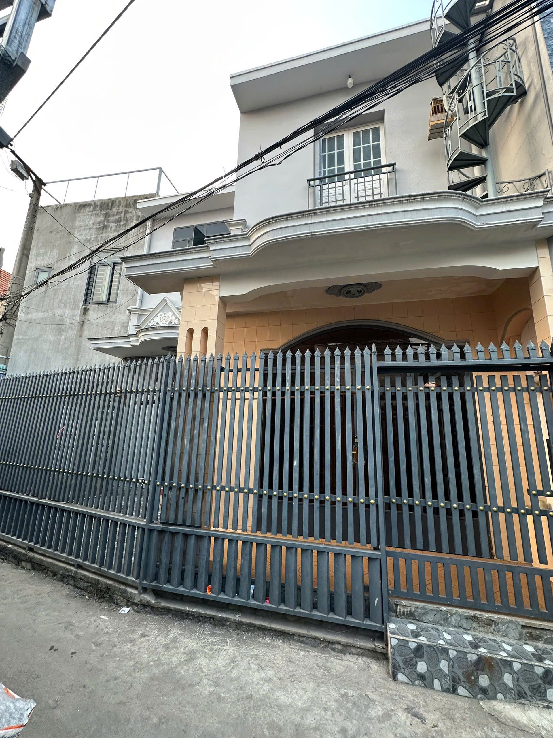 Bán nhà 1tr1 Lầu gần cây xăng Tân Vạn SHR thổ cư 62m2 đường ô tô (P. Tân Vạn) giá 2ty6