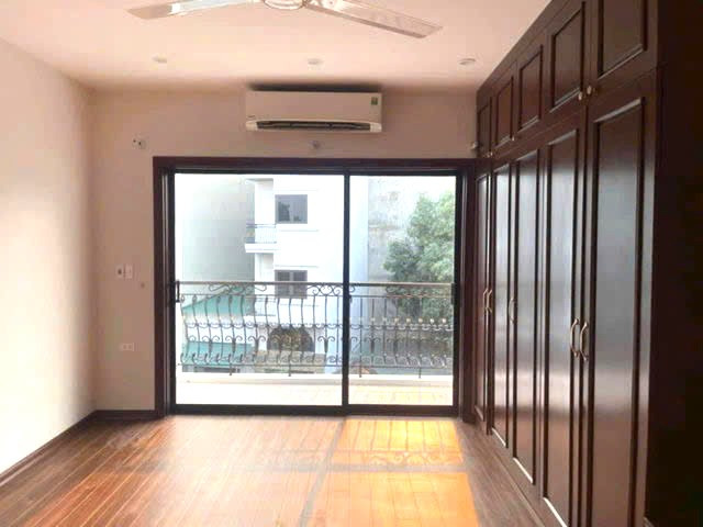Bán nhà phân lô Bùi Huy Bích, ô tô tránh, đỗ ngày đêm  DT: 60m2 x 5 tầng, MT: 4,1m chào : 16,2 tỷ