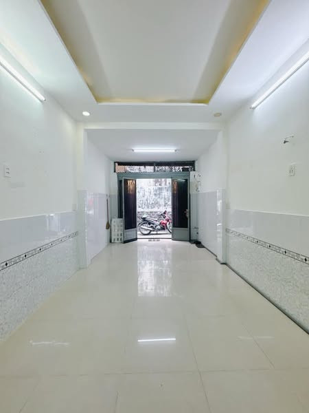 Mặt tiền kinh doanh Bùi Minh Trực, Quận 8 - 4x32m, KD sầm uất, dòng tiền ổn định, giá 16.7 tỷ