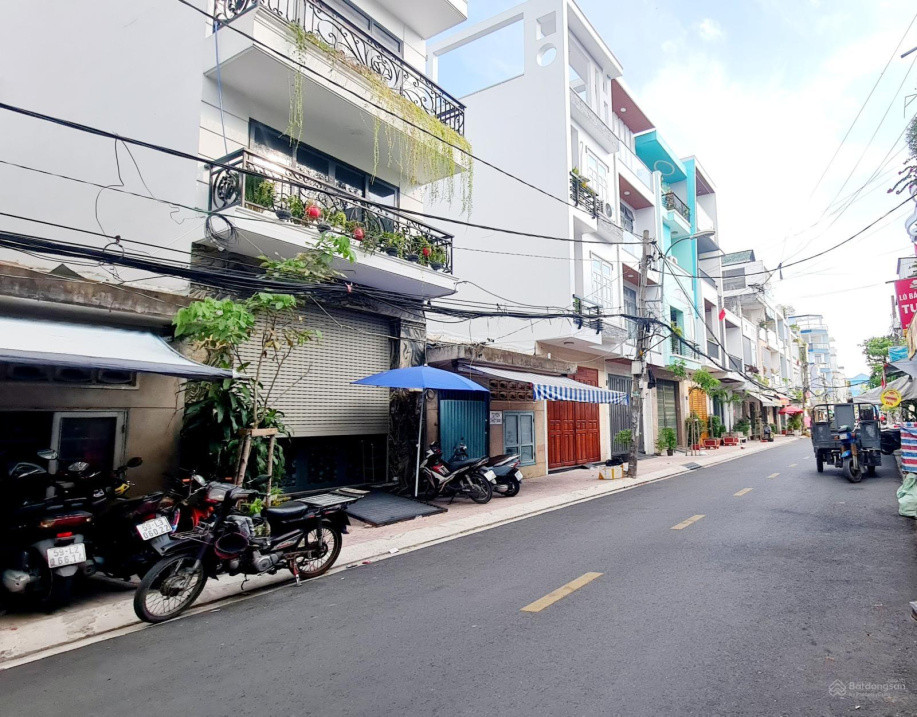 BÁN NHÀ NGAY BÙI MINH TRỰC QUẬN 8 - 5.5x23m, NHỈNH 9 TỶ, GẦN CHỢ KD SẦM UẤT BẬC NHẤT Q.8. Lh: 0939345129
