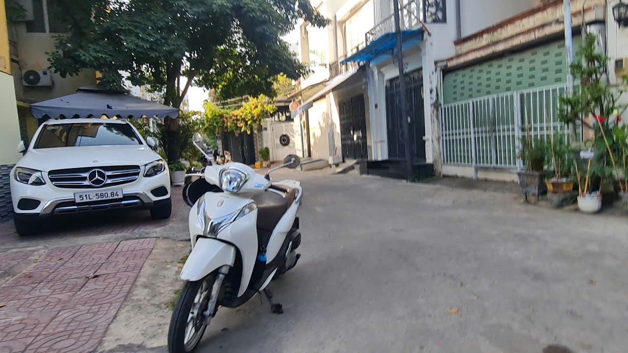 BÁN NHÀ  4 TẦNG  MẶT TIỀN BÙI MINH TRỰC, QUẬN 8 - NGANG 4.5M - CHỦ TẶNG NỘI THẤT -  CHỈ NHỈNH 9 TỶ
