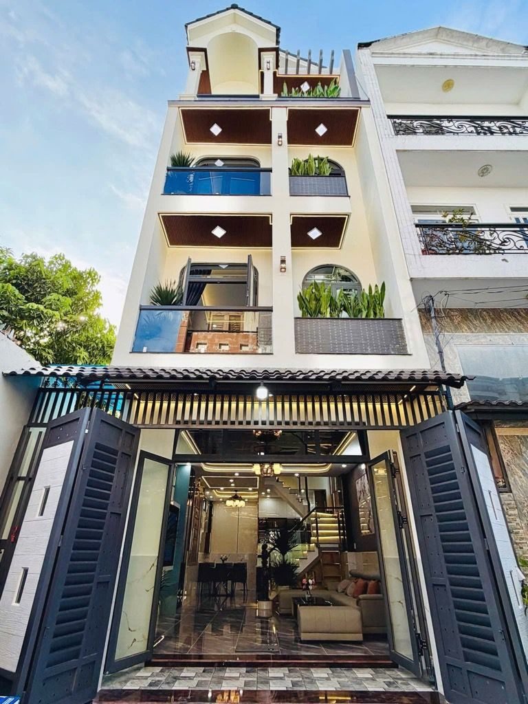 Gấp bán 4 tầng sổ hồng riêng, chính chủ sang tên
