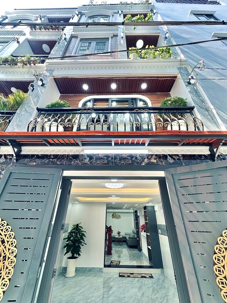 Nhà bán 5 tầng gần emart, sổ hồng riêng