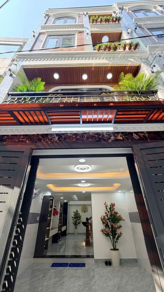BÙI QUANG LÀ - Ô TÔ TỚI CỬA