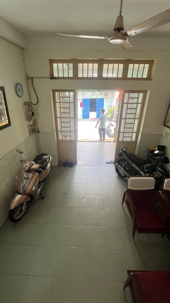 BÁN GẤP GẤP NHÀ TẦNG BTCT, ĐƯỜNG BÙI QUANG LÀ GV, DT 61M, NHỈNH 7 TỶ