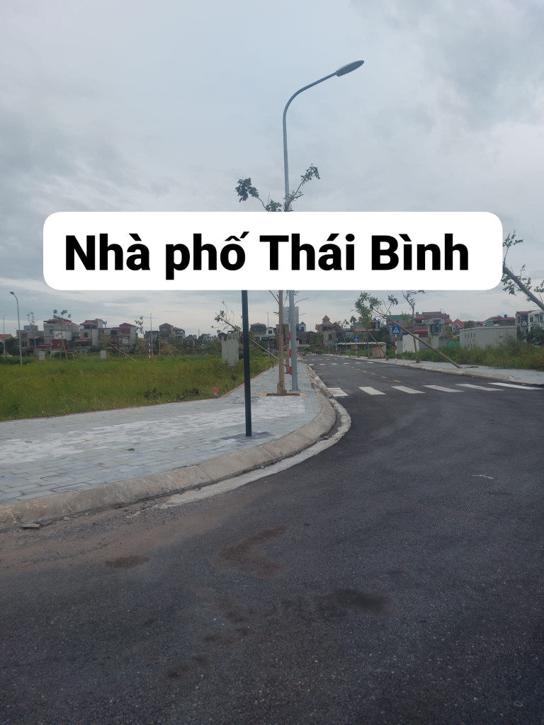 BÁN GẤP NHÀ 4 TẦNG MẶT TIỀN RỘNG -  vị trí kinh doanh ĐẮC ĐỊA NHẤT THỊ TRẤN ĐÔNG HƯNG