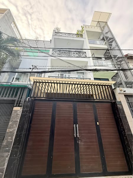 Đúng chuẩn Nhà Cao Mái Thoáng - ngang gần 5m dài 10, 3 tấm đúc - hẻm to, sách đẹp, an toàn, an ninh, an sinh tuyệt vời.