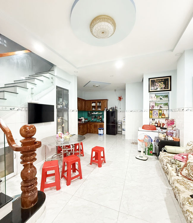 Nhà đẹp 3 tầng, Bùi Thế Mỹ, Tân Bình, 84m2, chỉ 8 tỷ TL